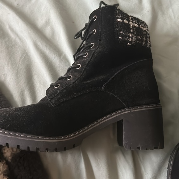 Boots - Picture 2 of 3